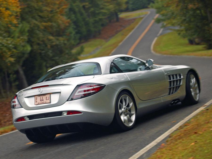  Mercedes-Benz SLR McLaren 2004 года  (US) (фото 17 из 22)